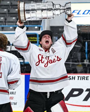 Image post by @victoriaadkinsphoto on Instagram