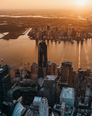 Image post by @hummingbyrdheli on Instagram