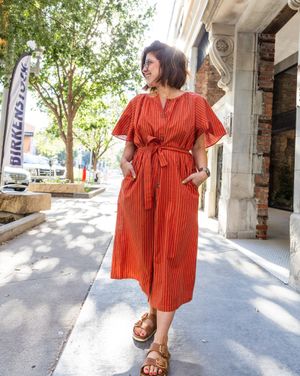 Image post by @threadsdowntown on Instagram