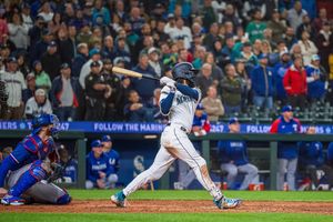 Image post by @circlingseattlesports on Instagram