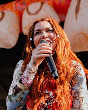 Image post by @grouplove on Instagram