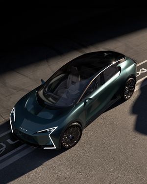 Image post by @discoverlexus on Instagram