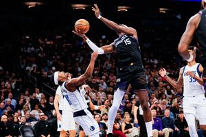 Image post by @ariannagrainey on Instagram