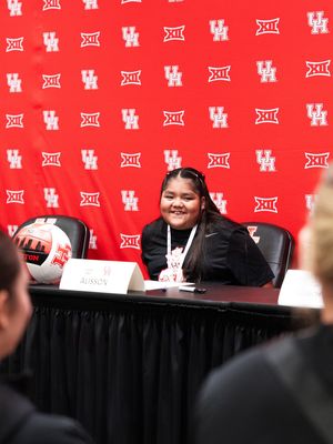 Image post by @uhcougarvb on Instagram