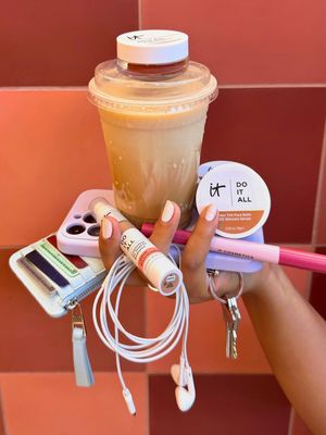 Image post by @itcosmetics on Instagram