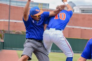 Image post by @HCUHuskiesBSB on Twitter