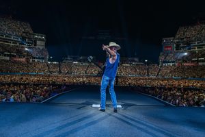 Image post by @kennychesney on Instagram
