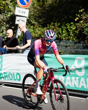 Image post by @wmncycling on Instagram