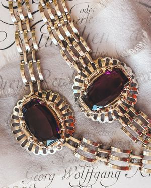 Image post by @maejeanvintage on Instagram