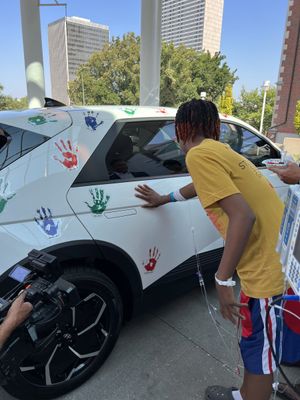 Image post by @OlatheHyundai on Twitter