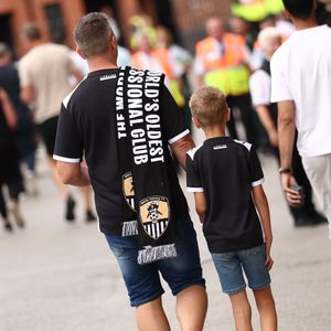 Image post by @efl on Instagram