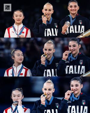 Image post by @complex on Instagram