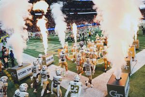 Image post by @nikkishotit on Instagram