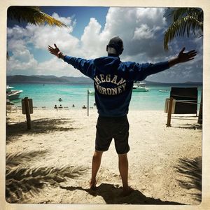 Image post by @kennychesney on Instagram