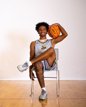 Image post by @jackets_hoops on Instagram