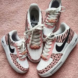 Image post by @chickmakescustomkicks on Instagram