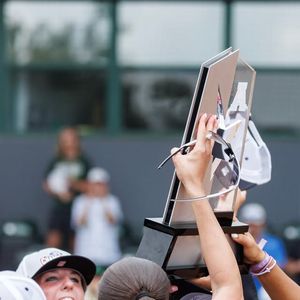 Image post by @usfsoftball on Instagram
