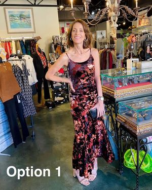 Image post by @shopleetracy on Facebook