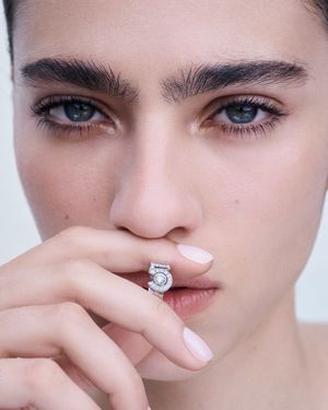 Image post by @ellehongkong on Instagram
