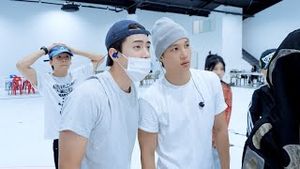 Video post by @weareoneexo on YouTube