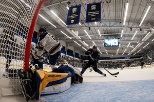 Image post by @bentleyhockey on Instagram