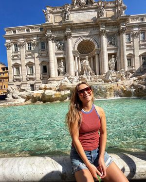 Image post by @emmalovewell on Instagram