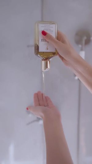Video post by @RahuaBeauty on Facebook