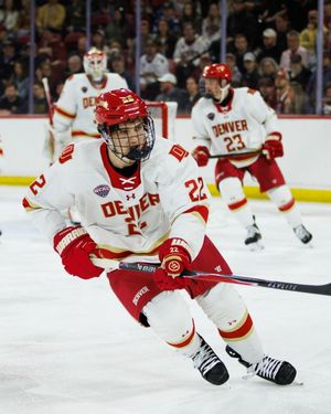 Image post by @du_hockey on Instagram