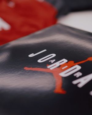 Image post by @ou_football on Instagram