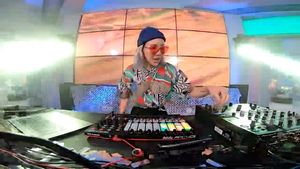 Image post by @tokimonsta on Instagram