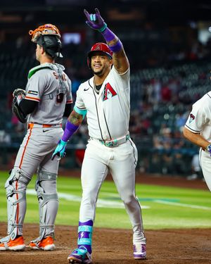 Image post by @losdbacks on Instagram