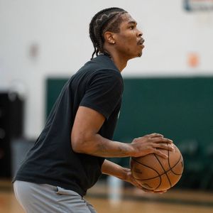 Image post by @caneshoops on Instagram