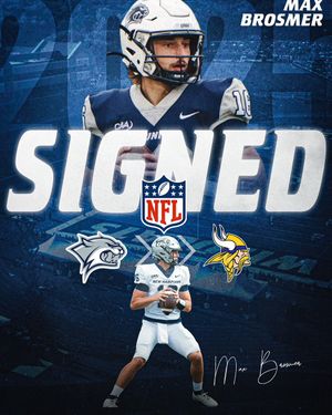 Image post by @UNH_Football on Twitter/X