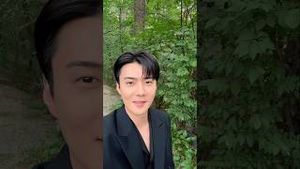 Video post by @weareoneexo on YouTube