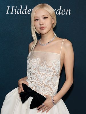 Image post by @ellemenhk on Instagram