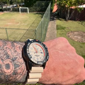 Image post by @relogiosinteressantes on Instagram