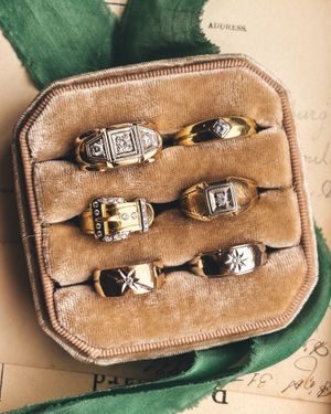 Image post by @maejeanvintage on Instagram