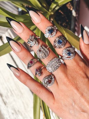 Image post by @maejeanvintage on Instagram