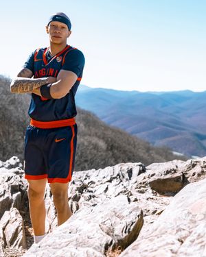 Image post by @uvamenshoops on Instagram