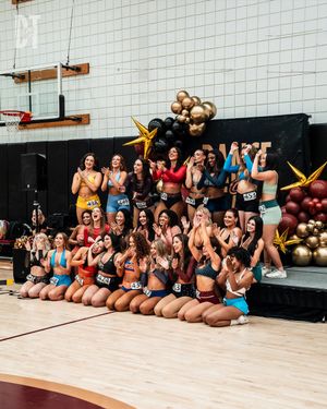 Image post by @CavsDanceTeam on Twitter