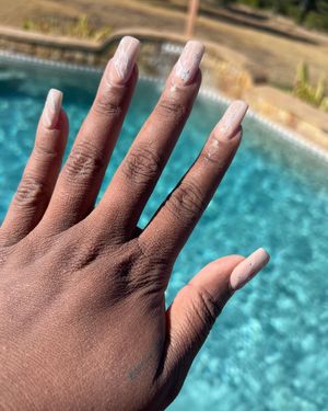Image post by @dulcesloan on Instagram