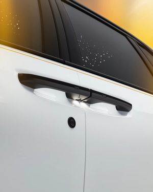 Image post by @rollsroycecarsna on Instagram