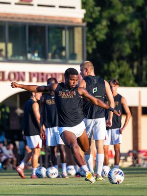 Image post by @elonmsoccer on Instagram