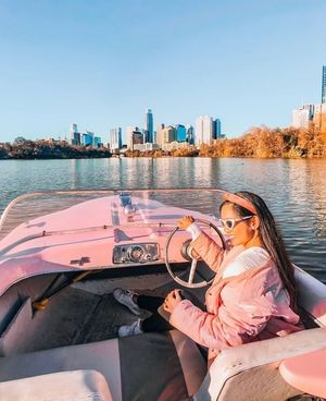 Image post by @retroboatrentalsatx on Facebook