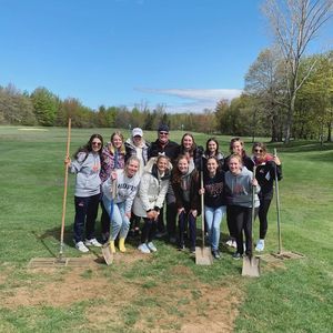 Image post by @hopecollegewgolf on Facebook