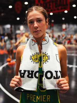 Image post by @nikegirlseybl on Instagram