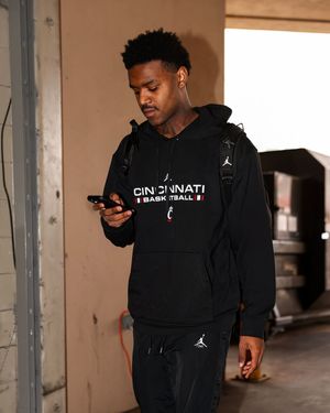 Image post by @gobearcatsmbb on Instagram