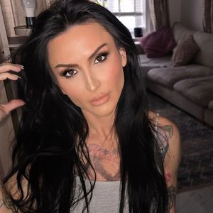 Image post by @naomilouisemakeup on Instagram