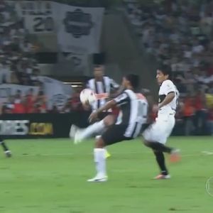 Image post by @ronaldinho on Instagram