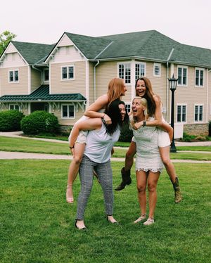 Image post by @kaylenmariebusch on Instagram